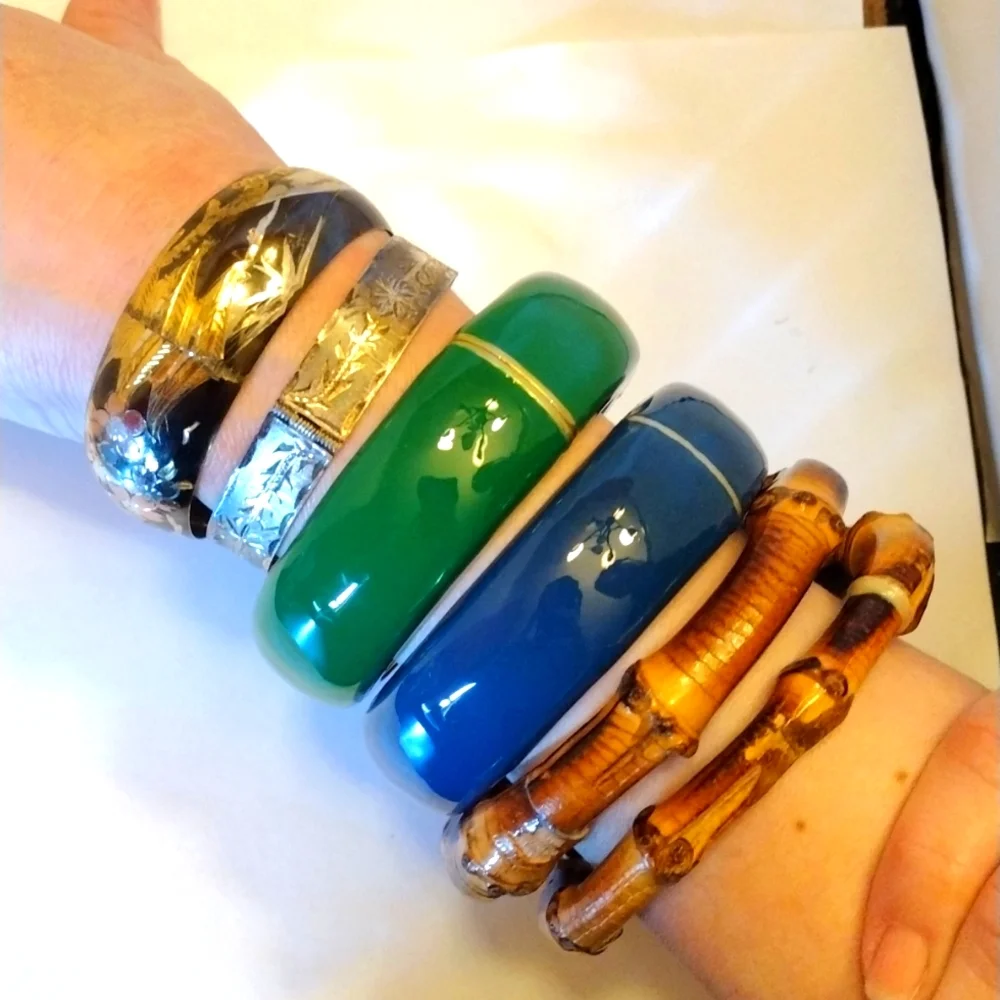 SOLD!! Vintage Bundle of 6 Beautiful Bangle & Cuff Bracelets! - Picture 1 of 12